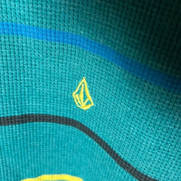 Volcom Mens LS Striped Thermal Shirt Color Green Size Medium - Picture 2 of 5